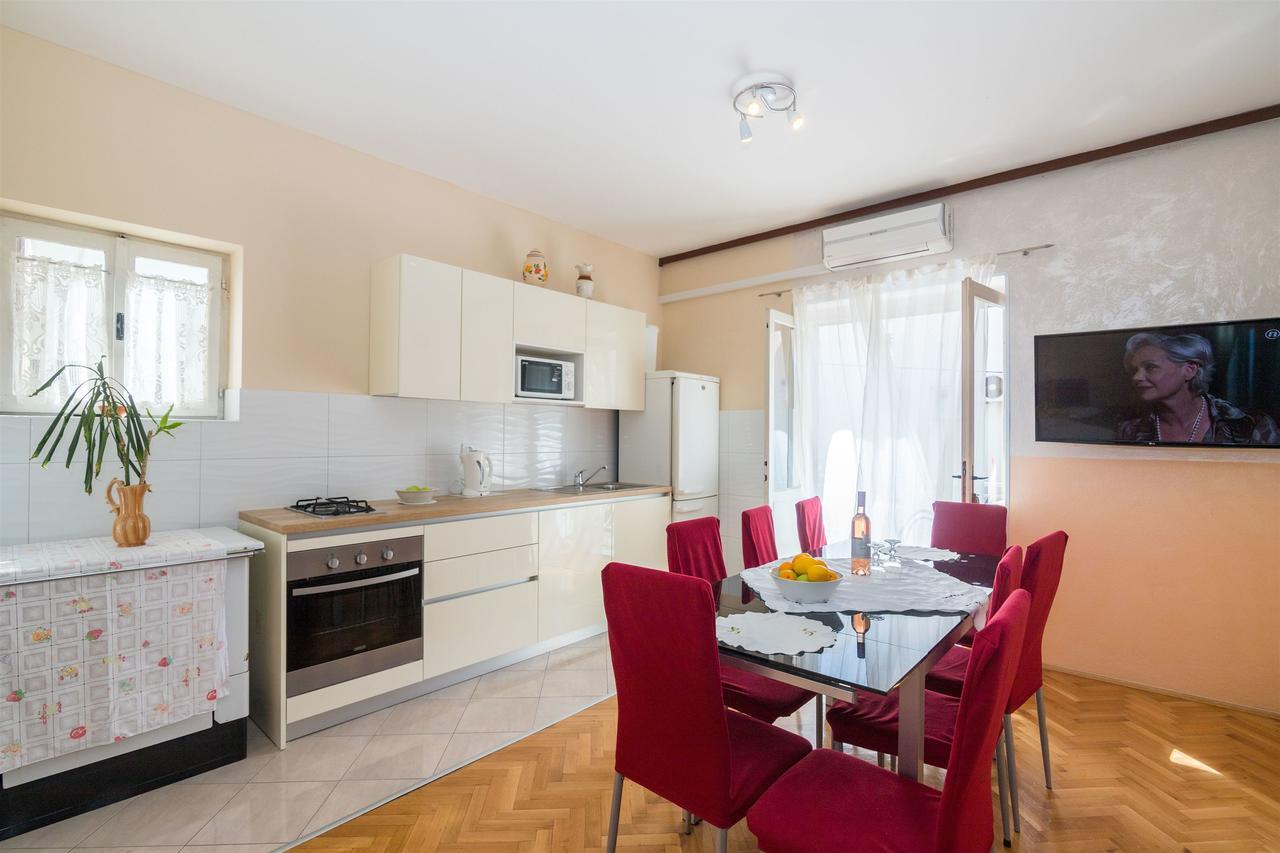 Apartments Zeljko Makarska Exterior foto