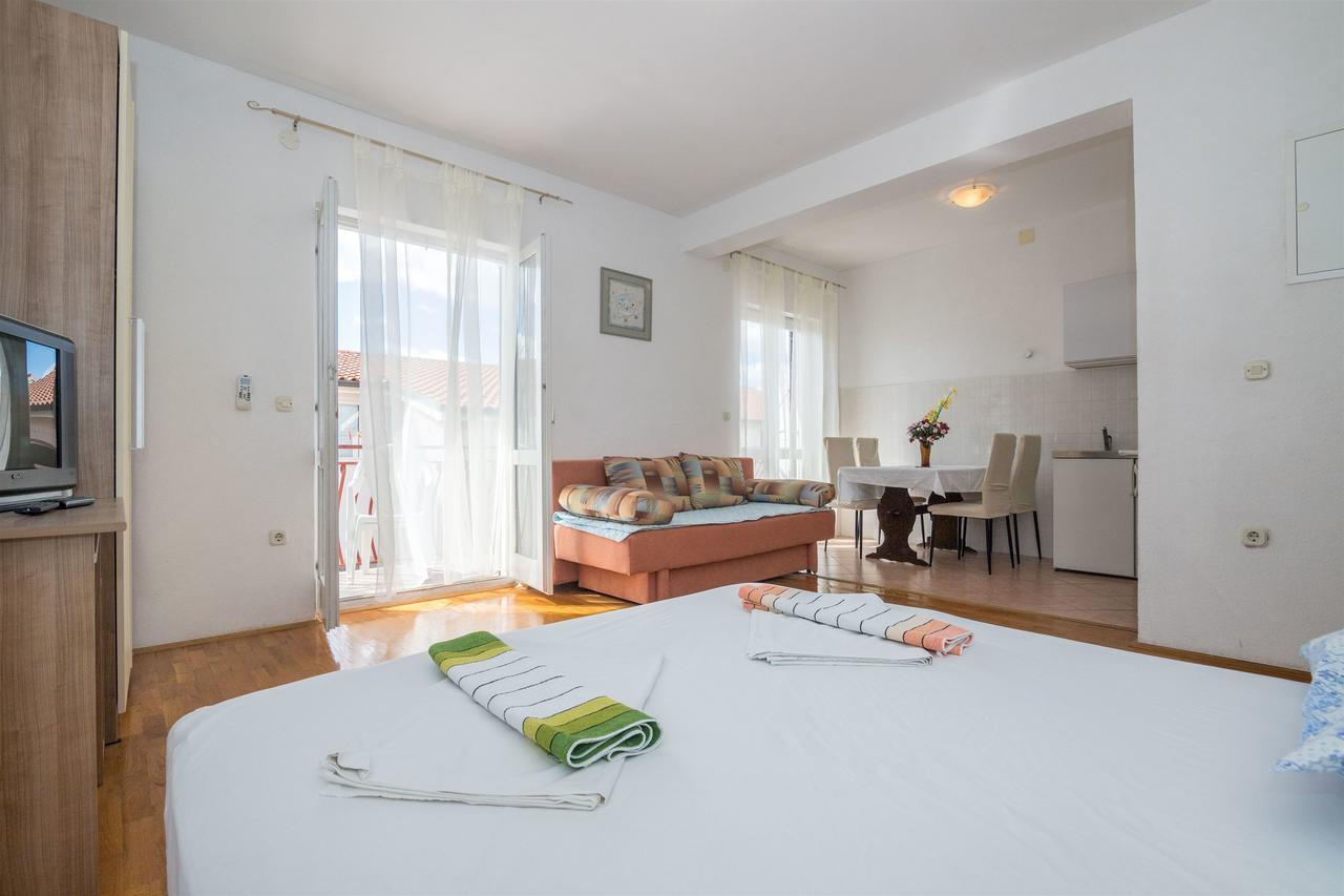 Apartments Zeljko Makarska Exterior foto